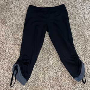 Pure Karma small capri yoga pants 88% poly & 12% spandex black athletic fitness
